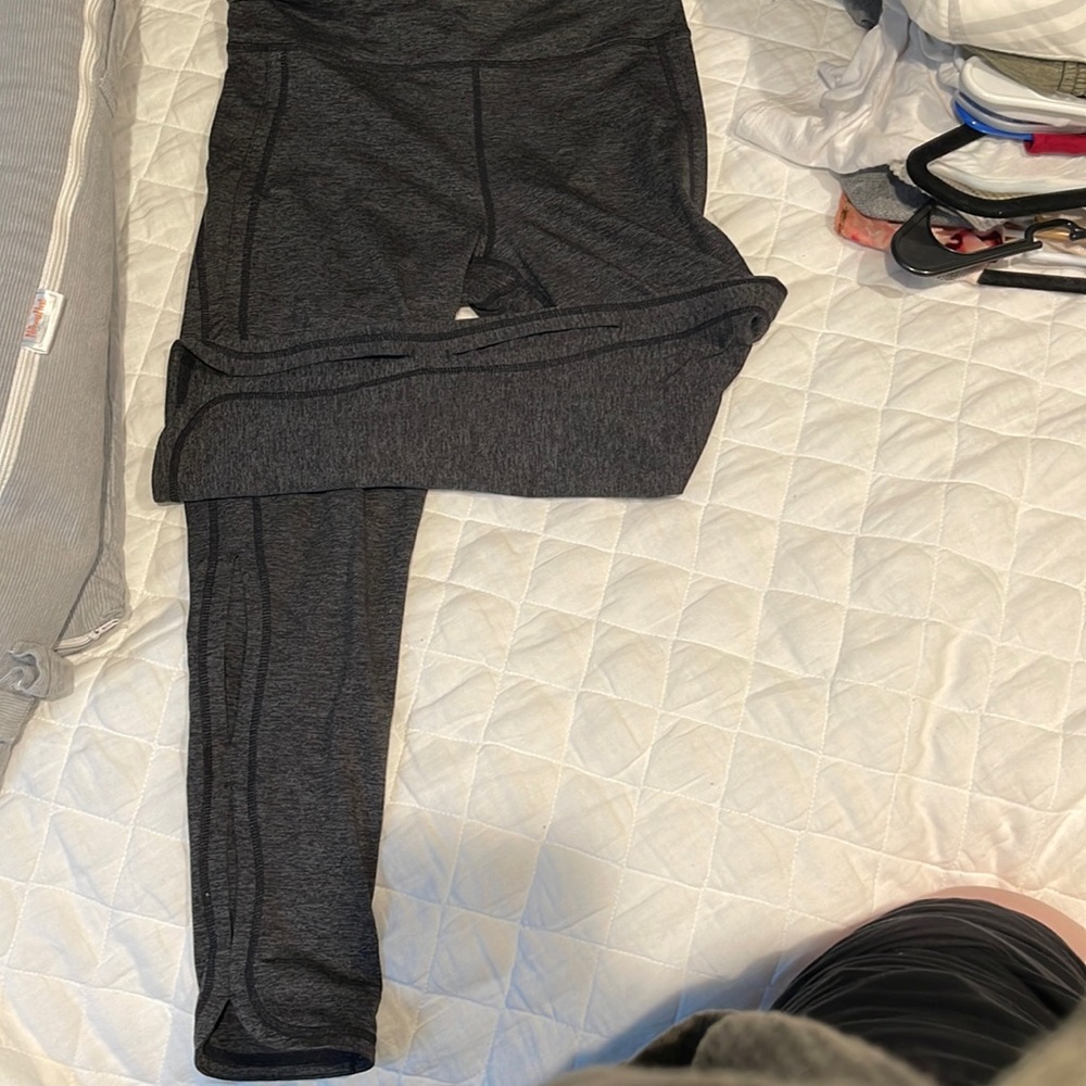Dark heather gray leg cutout detail capri legging